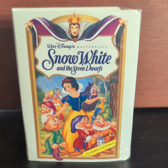 Vintage Walt Disney Masterpiece Snow White And The Seven Dwarves McDonald's Toy - Picture 1 of 4